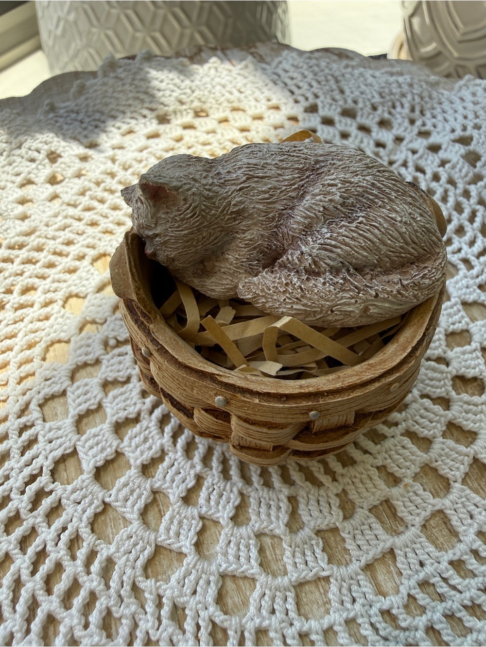 Decorative Sleeping Cat Figurine in Brown - Unbranded